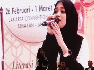 Veve Zulfikar Lantunkan Shalawat Nahdliyah di Pameran Buku JCC Senayan