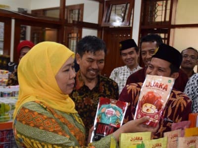 Kawal Produk Pesantren, Gubernur Jatim Resmikan OPOP Mart di Unusa