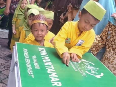 Koin Muktamar Hadir di Sekolah Tashwirul Afkar Surabaya