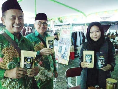 Menikmati Kopi Magelang di Stan Harlah NU 
