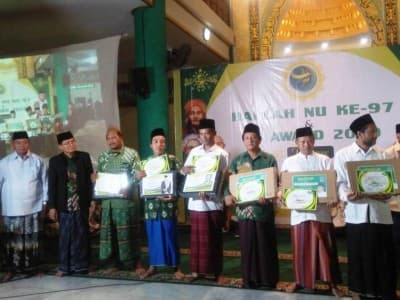 Puncak Harlah, NU Nganjuk Serahkan Jawara NU Award 2020