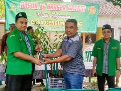 Peduli Lingkungan, Ansor Bojonegoro Tanam Ribuan Pohon Produktif