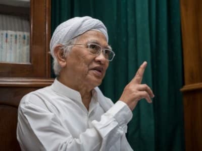 Hadapi Virus Corona, Gus Mus Berikan Sejumlah Amalan dan Doa