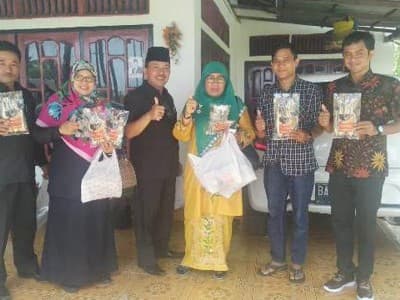 Berdayakan Warga, Ketua PMII Sumbar Kembangkan Ikan Asin Kemasan