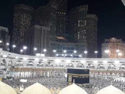 Saudi Larang Shalat di Seluruh Masjid karena Corona, Kecuali di Masjidil Haram-Nabawi