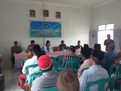 Hadirkan Wali Murid, A'wan MWCNU Kadur Sosialisasikan Virus Corona