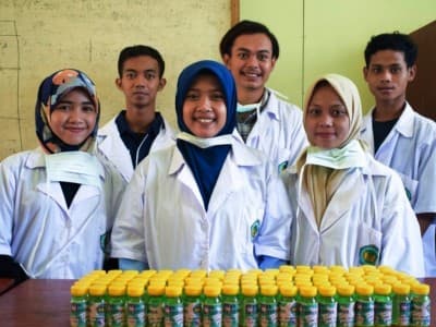 Unisda Lamongan Produksi Antiseptik Pembersih Tangan Standar WHO