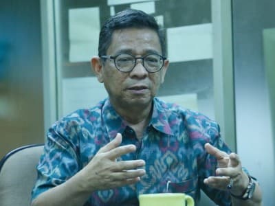 Melawan Covid-19: Kerja Sama, Disiplin Medis, hingga Turut Memantau
