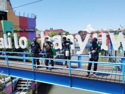 Redam Corona, Ansor Banyuwangi Semprotkan Disinfektan Ke Masjid dan Tempat Wisata