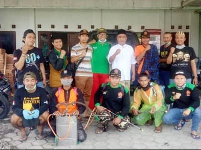 Waspada Covid-19, LAZISNU dan Bagana Sukoharjo Lakukan Penyemprotan Disinfektan 