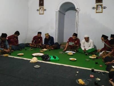 NU Kemuning Lor Sinergi dengan Pemdes Lakukan Penyemprotan Disinfektan