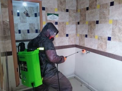 Ansor Kelurahan Sukabumi Selatan Semprotkan Desinfektan di 6 Pusat Kegiatan Keagamaan