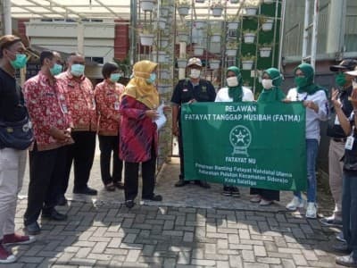 Fatayat NU Pulutan Salatiga Bagikan Nutrisi untuk Tenaga Kesehatan