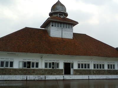 Dongeng Enteng dari Pesantren (7) Hari Pertama