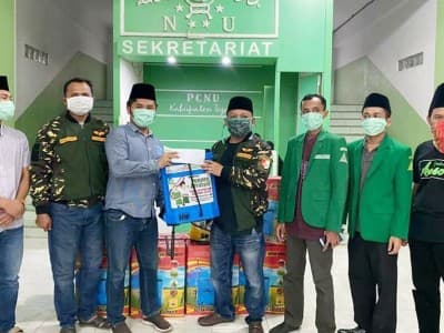 Cegah Covid-19, Ansor Tegal Terima Bantuan 100 Alat Penyemprotan Disinfektan