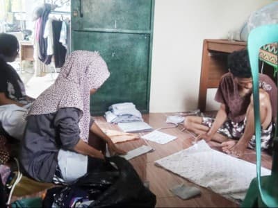 Atasi Kelangkaan, Rumah Inklusif Kebumen Produksi Masker