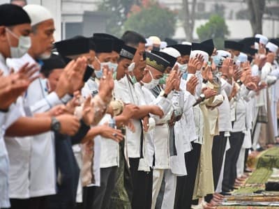 Bolehkah Menyebut Virus Corona dalam Qunut Nazilah?