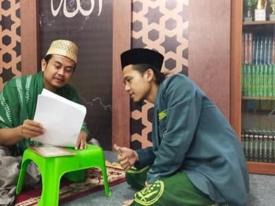 Kader IPNU Batang Tulis Syair Munajat Covid-19
