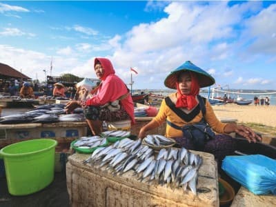 Risiko Ekonomi bagi Kelas Bawah saat Pasar Ditutup