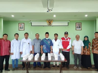 Mahasiswa IAIN Kudus Donasikan Cairan Pembersih Tangan Karya Sendiri