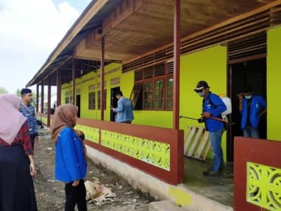 PMII Mempawah Kalbar Bergerak Lakukan Penyemprotan Disinfektan