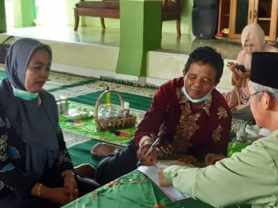 Masuk Islam, Orang Tua Mualaf Ini Ingin Anaknya Dididik Aswaja NU