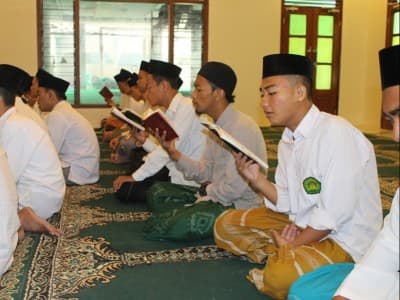 Ratib al-Atthas: Penyusun, Faedah, dan Cara Mengamalkannya