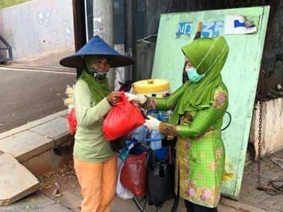 Muslimat NU Bekasi Ingatkan Banyak Warga Terdampak Covid-19