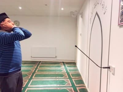 Lafal Adzan saat Wabah, Covid-19, dan Uzur Umum yang Lain