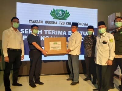 PBNU Terima Bantuan Alat Penanganan Covid-19
