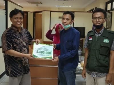Dosen UIN Jakarta Salurkan Bantuan untuk Guru Ngaji Terdampak Covid-19