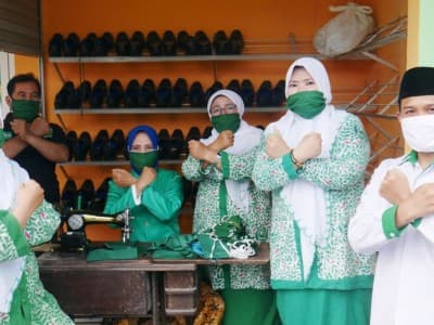 Senyum Mengembang Puluhan Penjahit Masker di Tengah Pandemi Covid-19