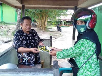 Peduli Corona, Ansor dan Fatayat NU Landak Kalbar Bagikan Masker