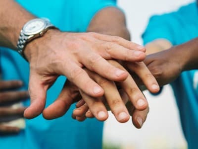 Malam Ini NU dan Muhammadiyah Inggris Kaji Volunterisme Covid-19