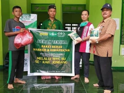 LAZISNU Jombang Bagikan 6,3 Ton Beras di Tengah Darurat Covid-19