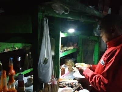 Cerita Turunnya Omzet Tukang Bakso Keliling