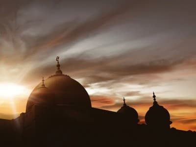 Corona, Sultan Selangor Tiadakan Shalat Tarawih di Seluruh Masjid