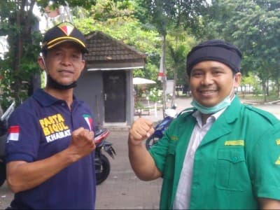 Ansor dan Pemuda Muhammadiyah Jateng Kompak Bagi-bagi Sembako  