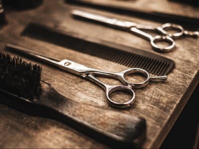 Tips Sehat Mencukur Rambut dan Memakai Jasa Pijat di Masa Covid-19