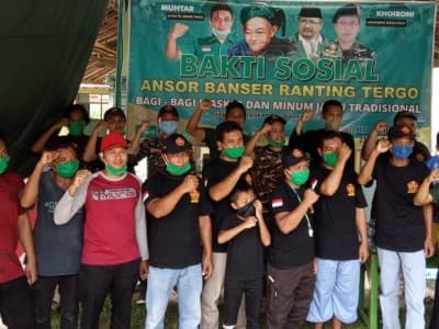 Bakti Sosial, Ansor-Banser Tergo Kudus Bagikan Jamu Tradisional