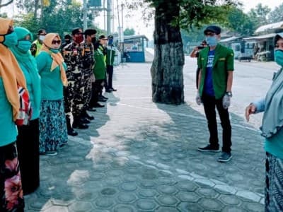 Generasi Muda NU Kepung Kediri Bagikan Sembako dan 5000 Masker