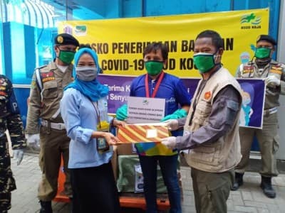 Gugus Tugas Covid-19 GP Ansor Salurkan Seperangkat APD ke RSUD di Jakarta