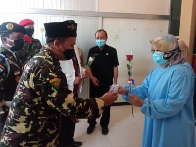 Ansor-Pemuda Muhammadiyah Situbondo Kompak Dukung Tenaga Medis Corona