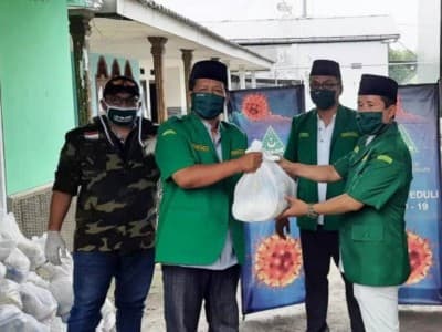 Salurkan Seribu Paket Sembako, Ansor Jatim Pastikan Tepat Sasaran