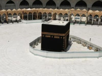 Saudi Tiadakan Tarawih di Masjidil Haram-Nabawi karena Corona