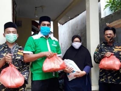 Ansor Aceh Gandeng Lakpesdam NU Salurkan Paket Sembako