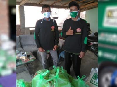 Banser Senior ini Turun Gunung Bantu Tetangga Ter'Lockdown' Lokal