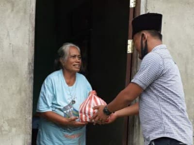 Dengan Iuran, Madin di Teluk Bintuni Bantu Warga Terdampak Covid-19