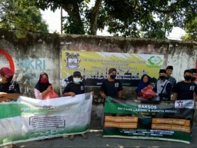 NU Care-LAZISNU Jember Bagikan Sembako untuk Warga Terdampak Corona