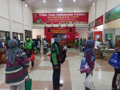 Hari Ketiga Ramadhan, Masyarakat Serbu Toko Mitra Tani Kementan